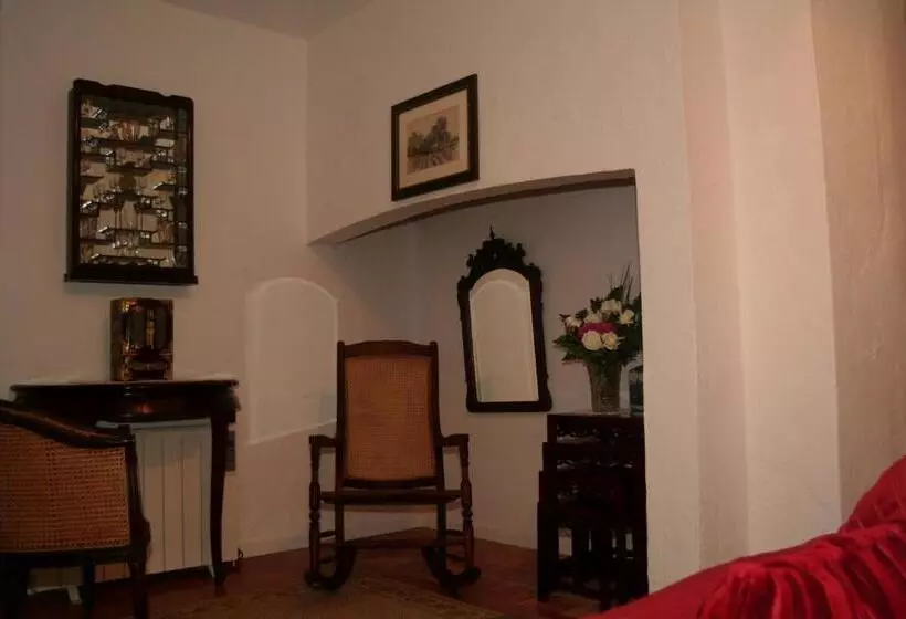 ペンション Alandroal Guest House,
