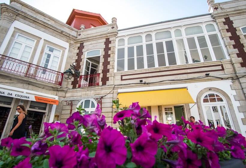 پانسیون Dona Emília Guest House & Studio Apartment Building