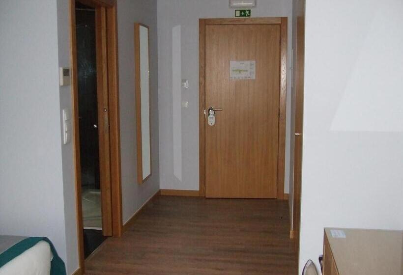 پانسیون Alojamento Do Zezere