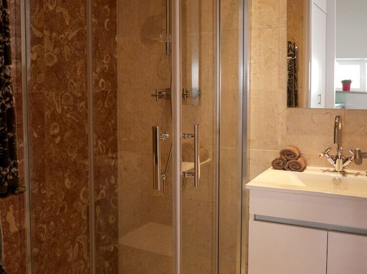 پانسیون Cacilhas Guest Apartments