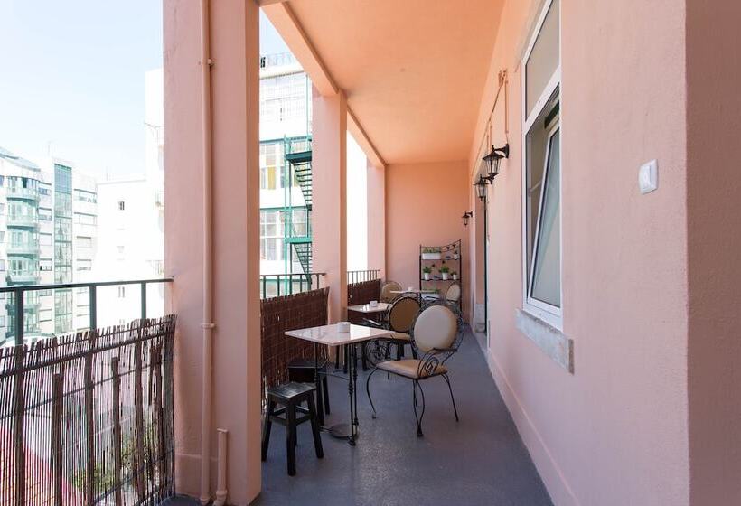 Пансион Typical Lisbon Guest House