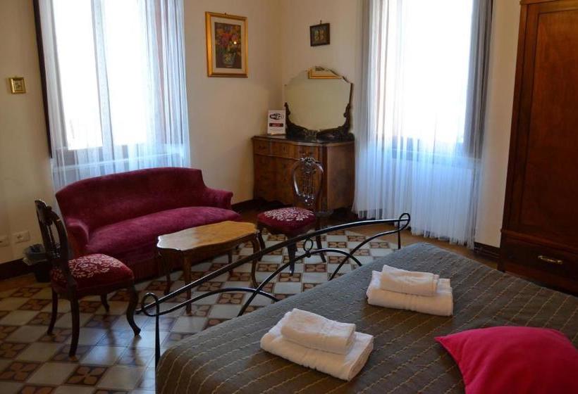 پانسیون Time Out