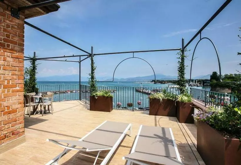 ペンション Riviera Carducci Rooms