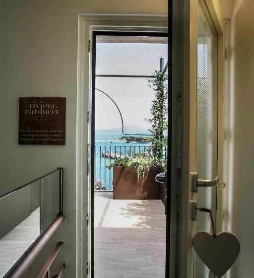 ペンション Riviera Carducci Rooms