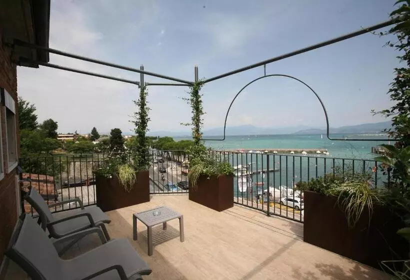 ペンション Riviera Carducci Rooms