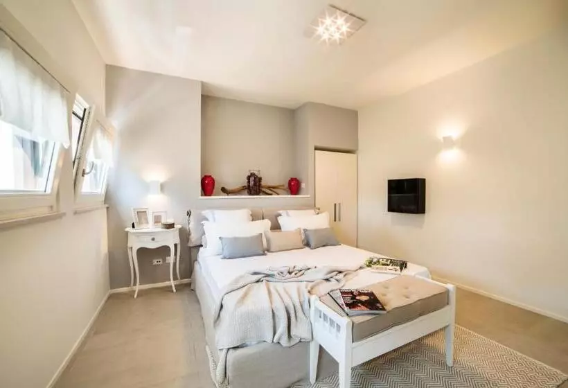 ペンション Riviera Carducci Rooms