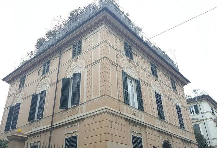 پانسیون Garden Suite