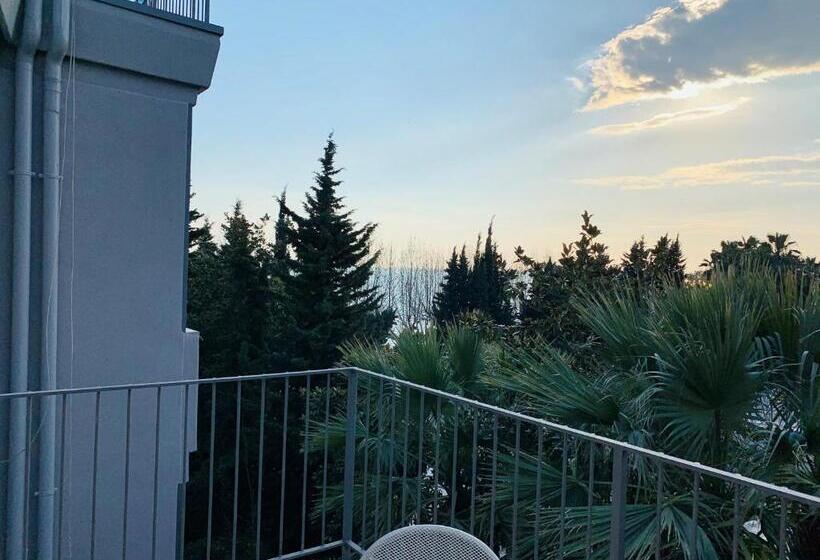 Front Lake Apartment Bardolino