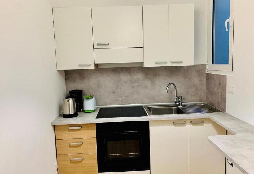 Front Lake Apartment Bardolino