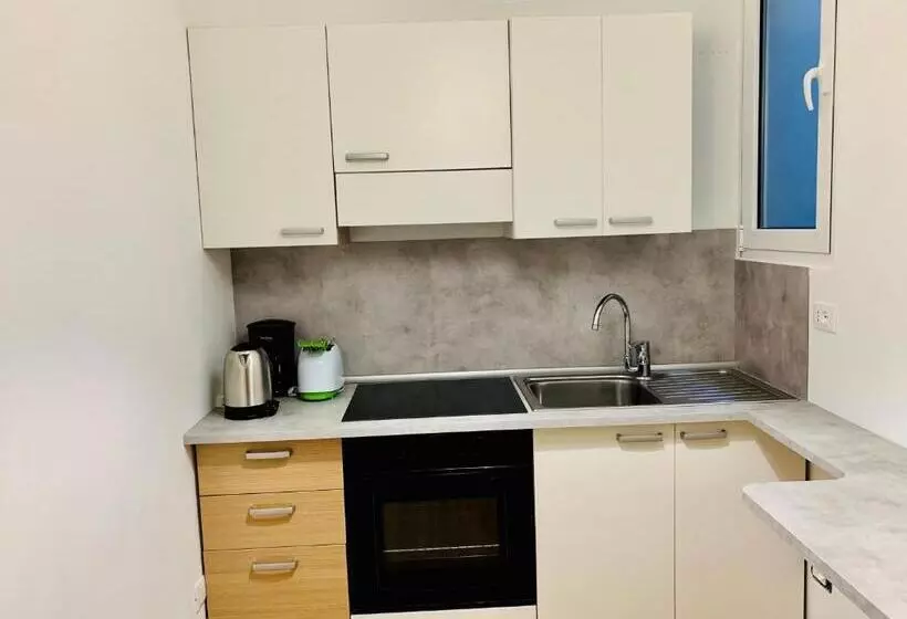 Front Lake Apartment Bardolino