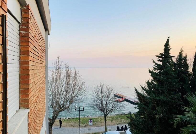 Front Lake Apartment Bardolino