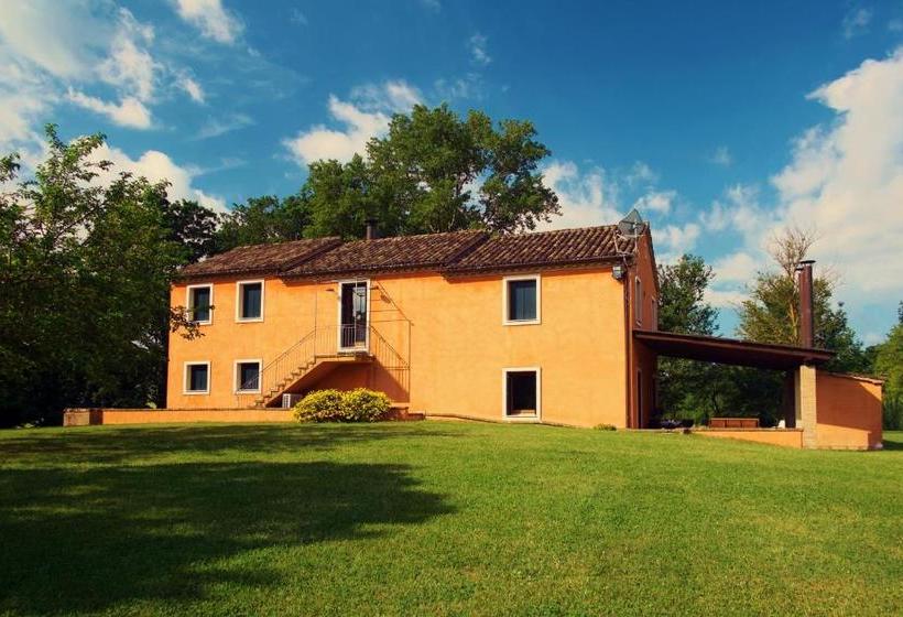 ホテル Agriturismo La Sorgente
