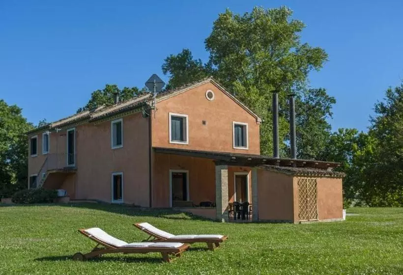 ホテル Agriturismo La Sorgente