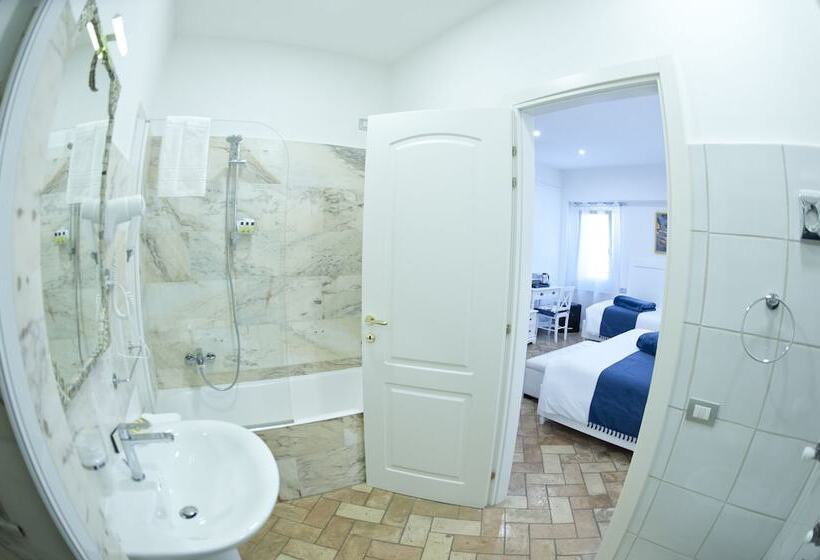 Pensjonat Atlantis Inn Castelgandolfo