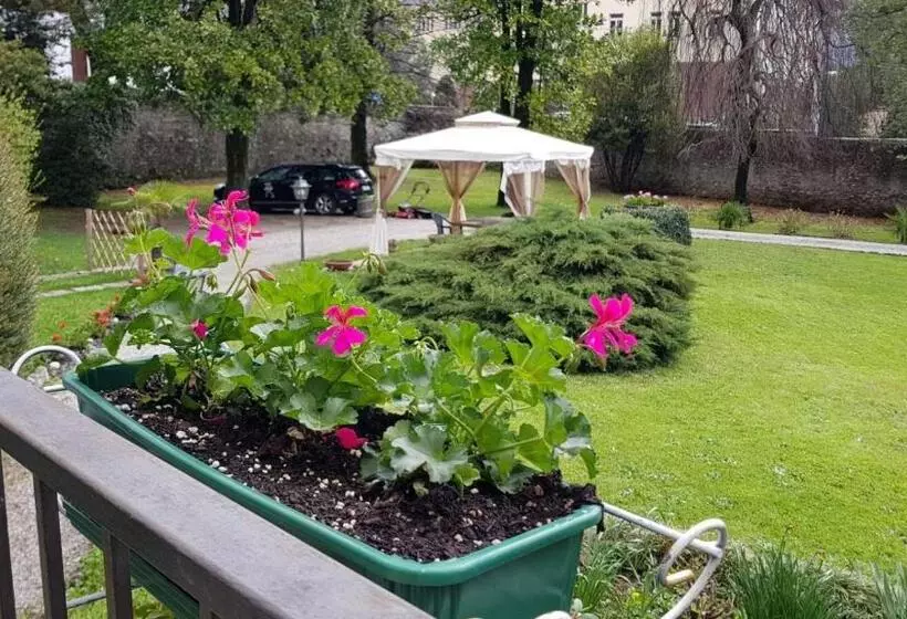 پانسیون Villa Del Cigno