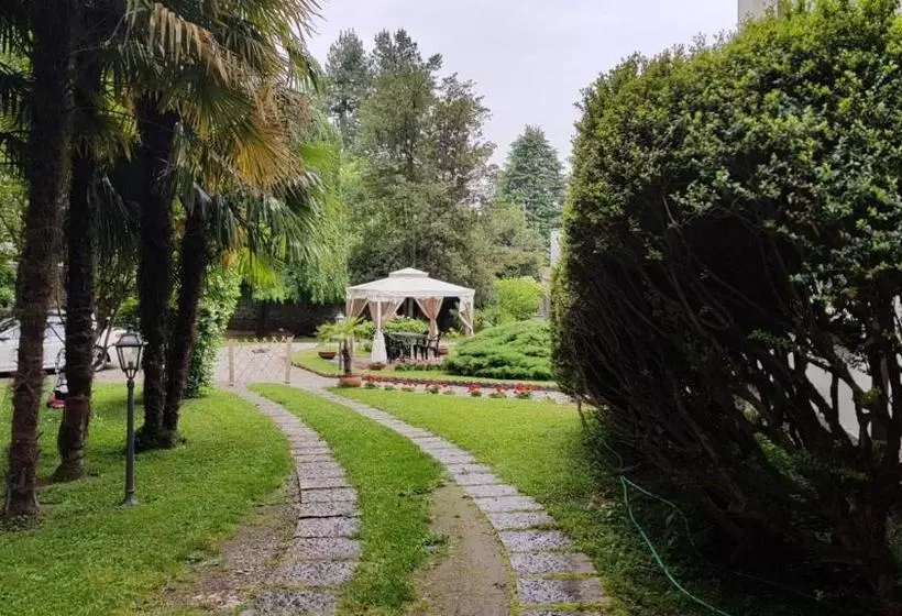 پانسیون Villa Del Cigno