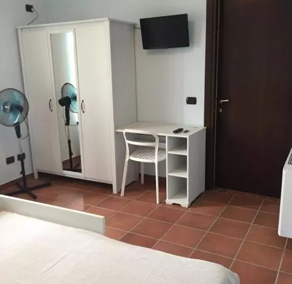 هتل Agriturismo La Farazzina