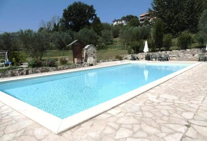 هتل Agriturismo Poponi