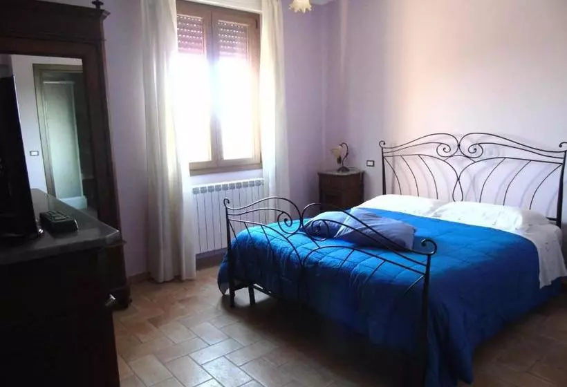 هتل Agriturismo Poponi
