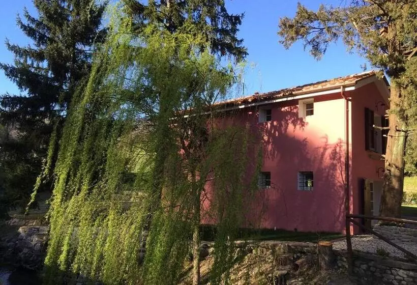 هتل Agriturismo Terrarossa