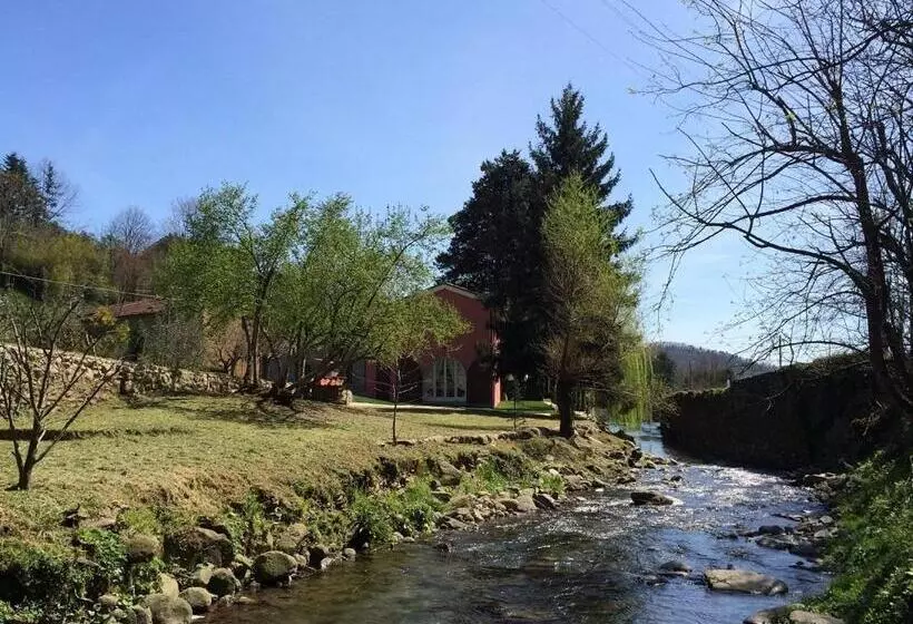 هتل Agriturismo Terrarossa