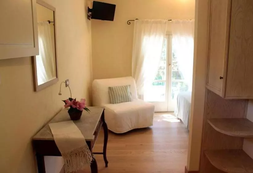 هتل Agriturismo Terrarossa