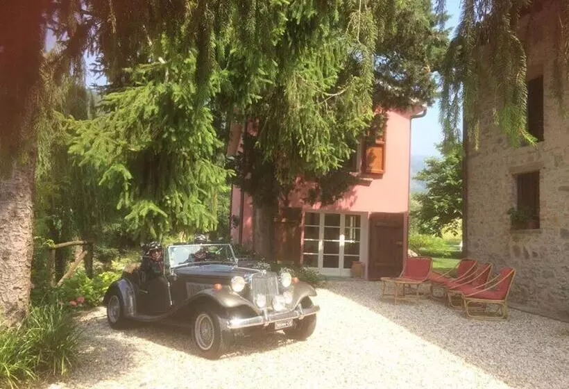 هتل Agriturismo Terrarossa