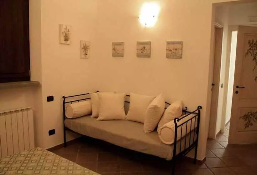 Hotelli B&b Podere Montese