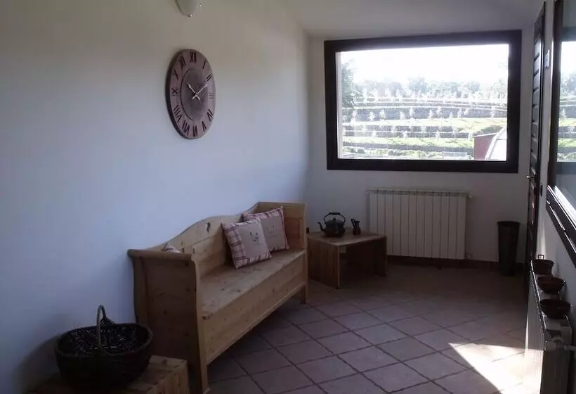 Hotelli B&b Podere Montese