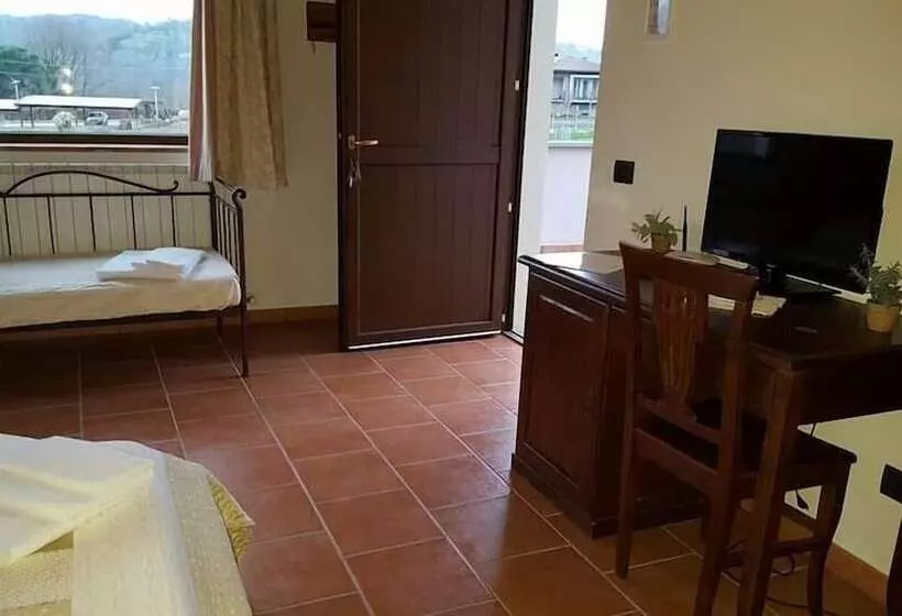 Hotelli B&b Podere Montese