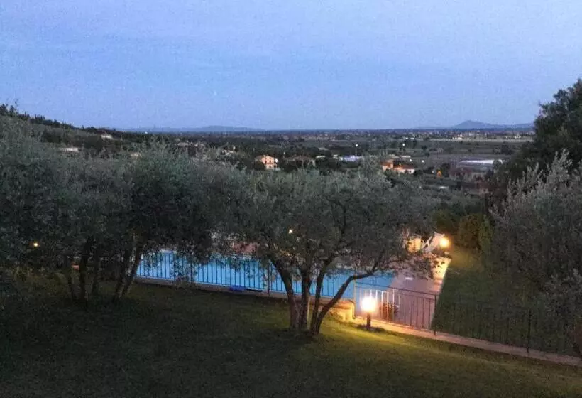 ホテル Agriturismo Borgo Tra Gli Olivi