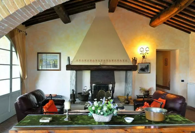 ホテル La Fonte Carducciana