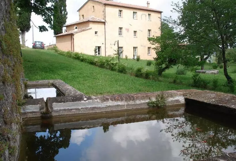ホテル La Fonte Carducciana