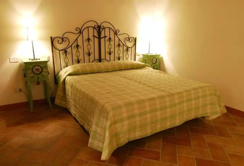 Hotelli Agriturismo Tenuta Conti Faina