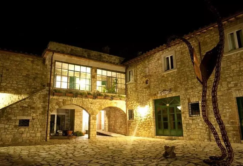 Hotelli Agriturismo Tenuta Conti Faina