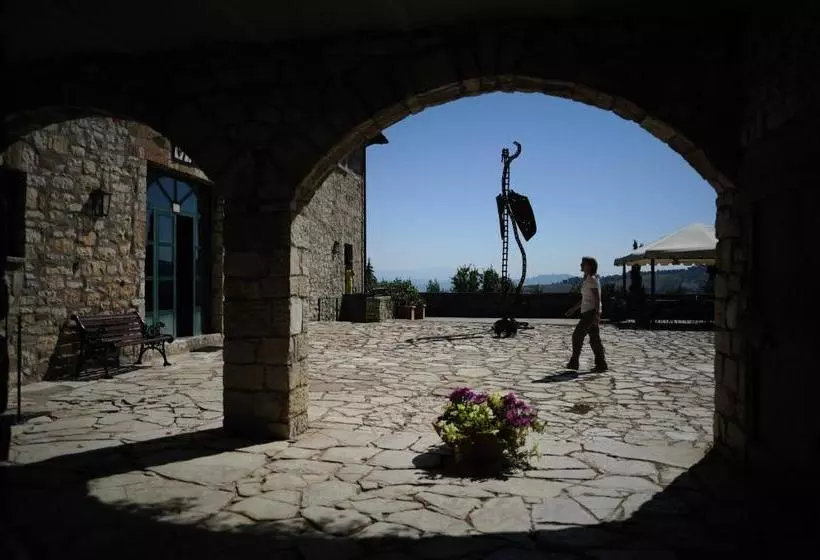Hotelli Agriturismo Tenuta Conti Faina