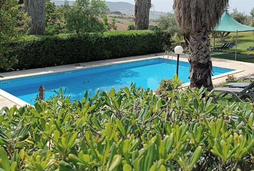 בית מלון כפרי Agriturismo Giannavi