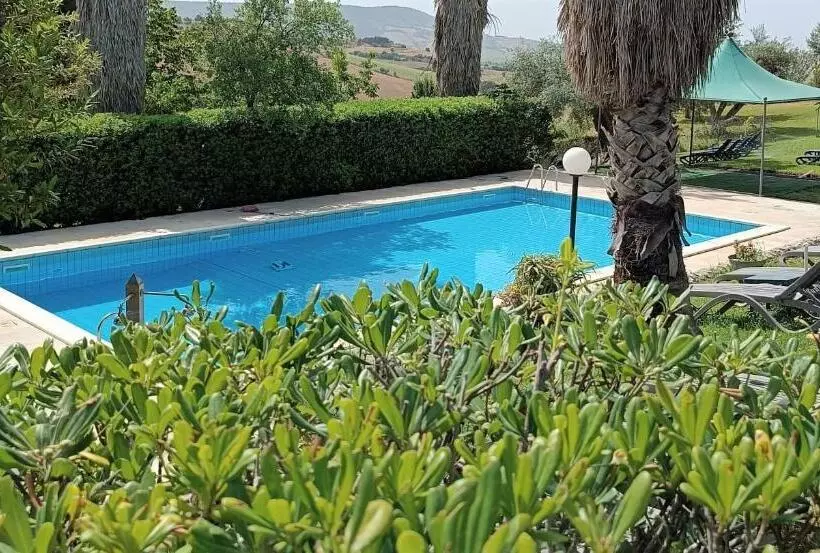 هتل Agriturismo Giannavi