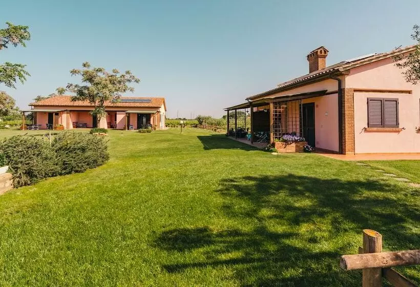 هتل Agriturismo Il Laghetto