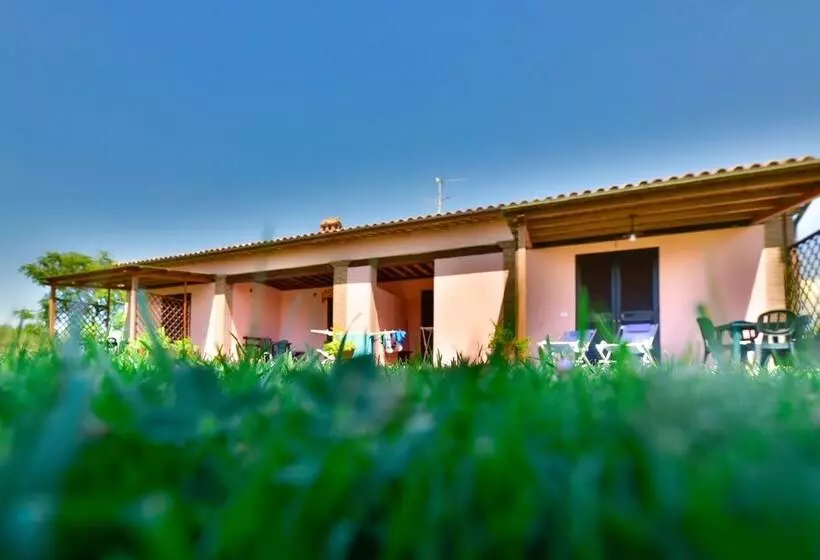 هتل Agriturismo Il Laghetto