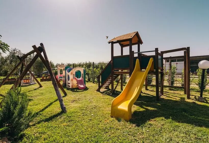 هتل Agriturismo Il Laghetto