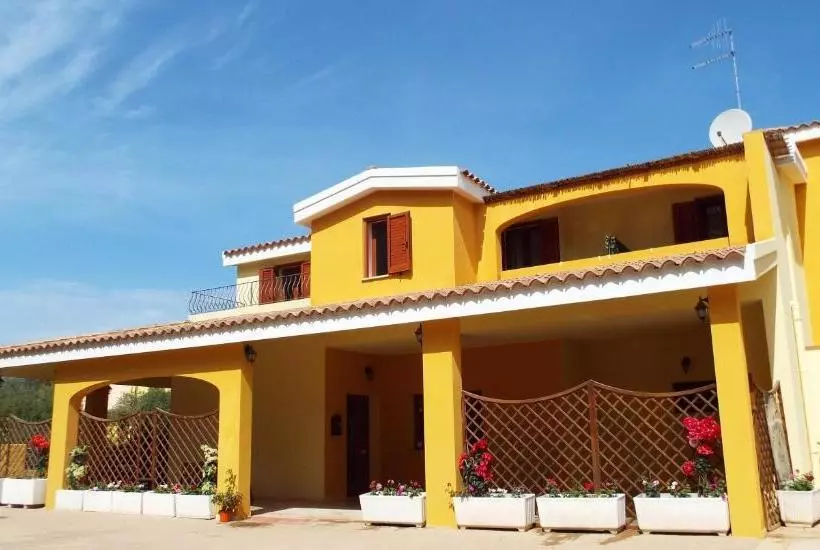 Majatalo Meravisola Costa Rei