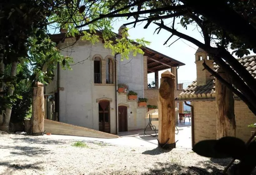 Hotelli Agriturismo Aqua Viva