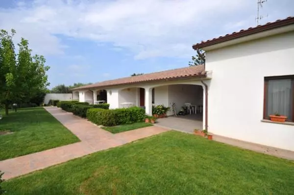 هتل Agriturismo Mulinu Betzu