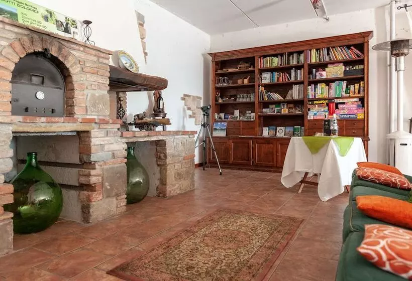 Hotelli Agriturismo Poggio Del Pero