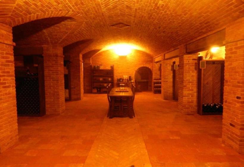 Отель Castel Martino