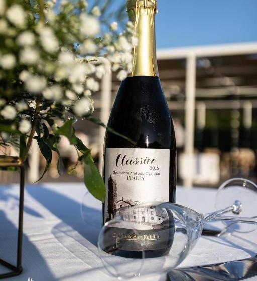 فندق Corte San Ruffillo Country Resort