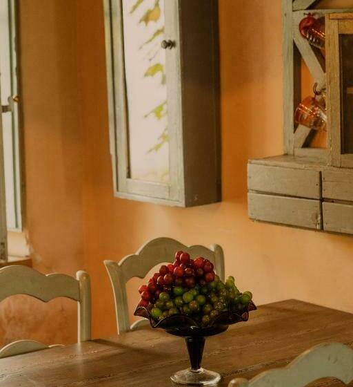 هتل La Striscia Wine Resort