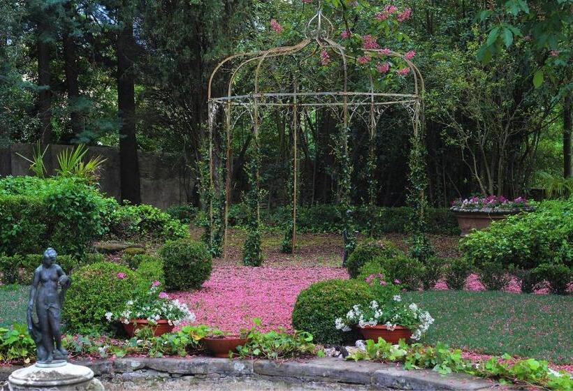 هتل La Striscia Wine Resort