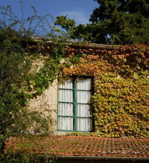 هتل La Striscia Wine Resort